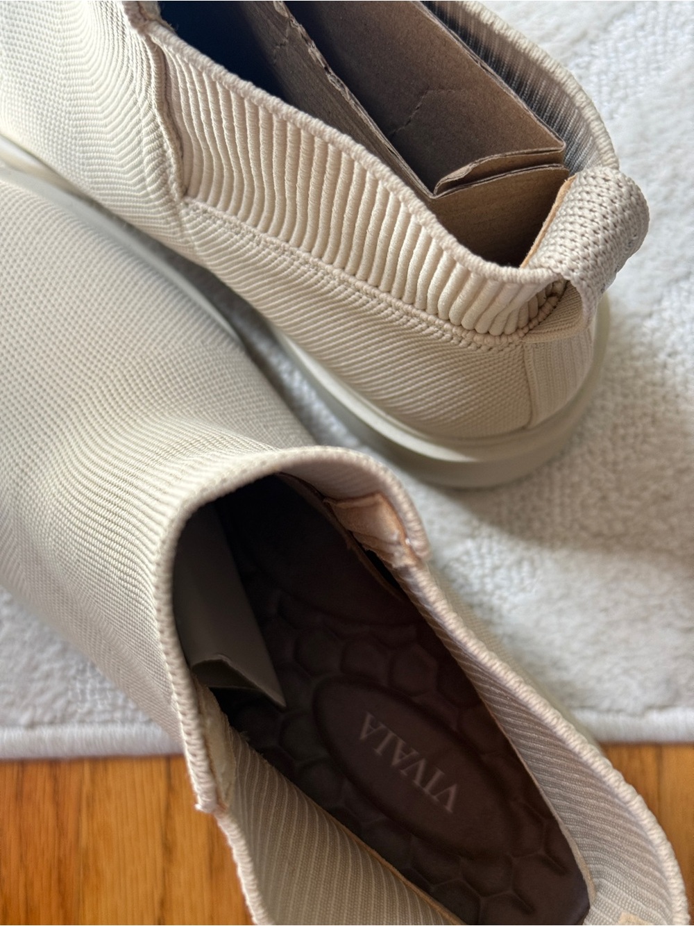 Vivaia Cream Knit Platform Chelsea Booties - Picture 5 of 6